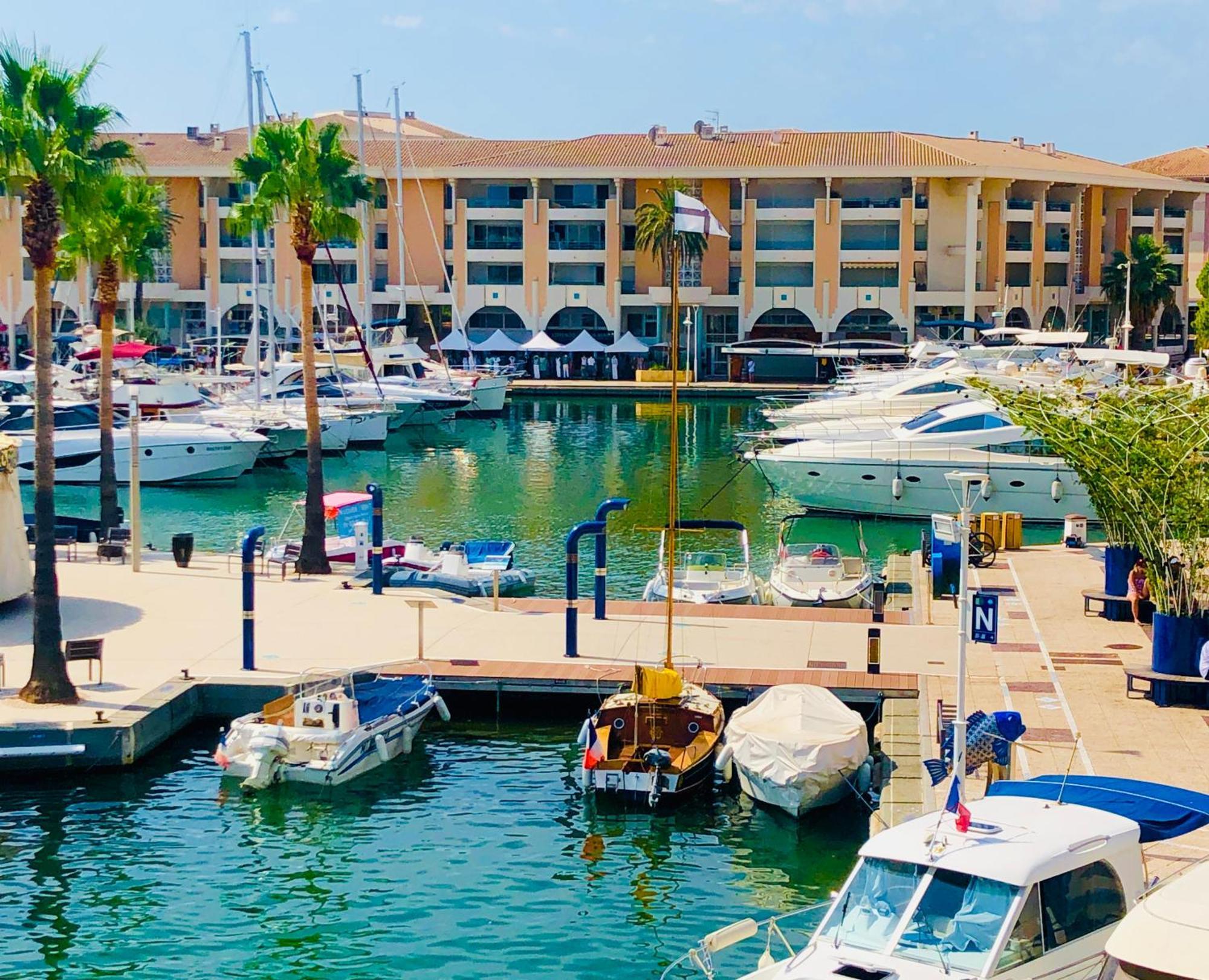 Charmant 2 Pieces A Port-Frejus Bagian luar foto